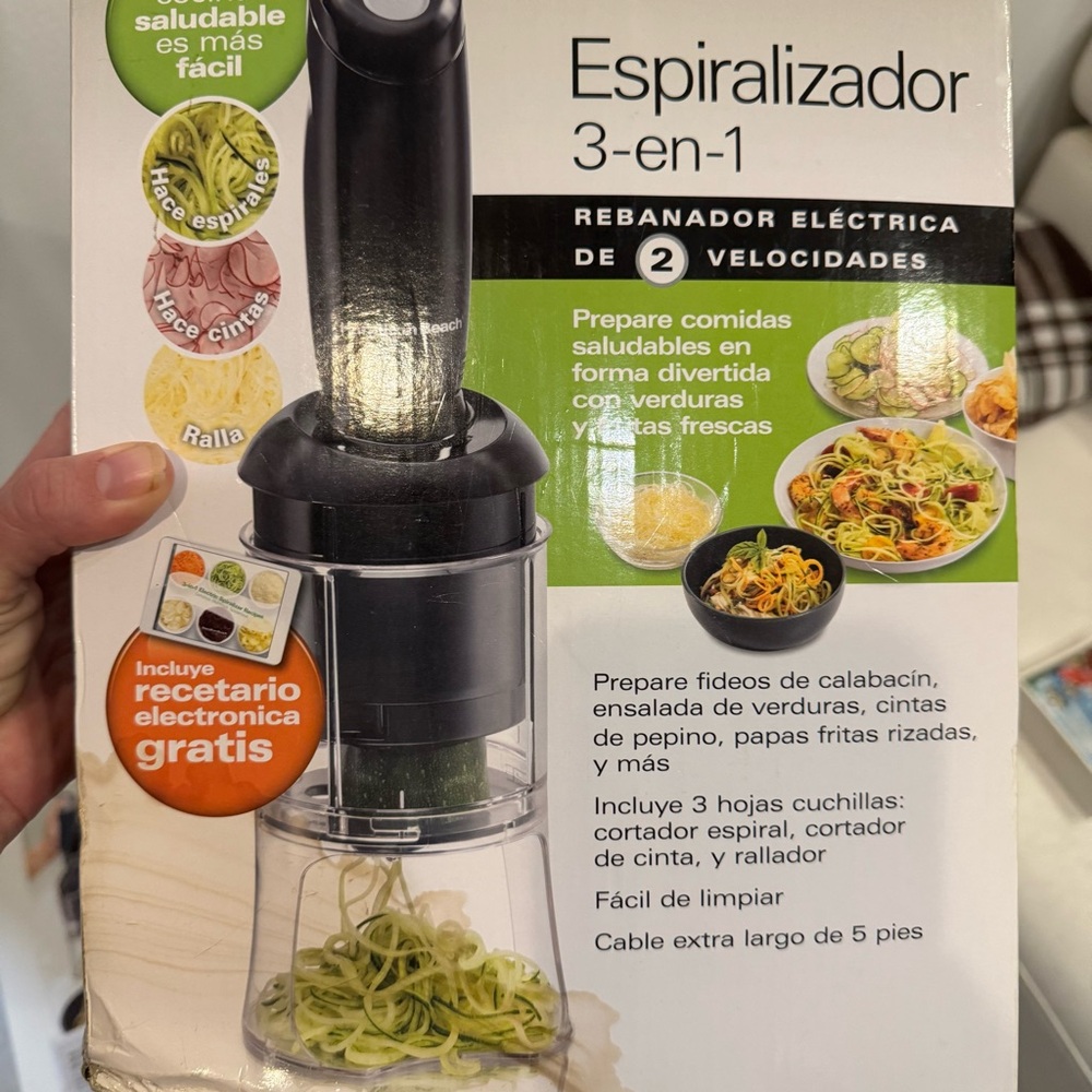 Hamilton Beach 3-in-1 Spiralizer New in the box.